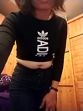   Ngoc20   online show from February 2026 05:24:01 PM