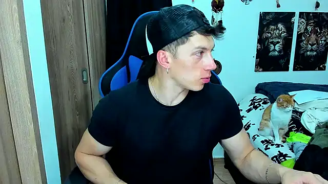 javiersexymann online show from February 2025 05:27:01 AM