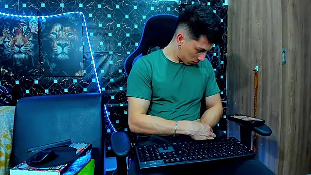 javiersexymann online show from September 2025 11:41:02 PM