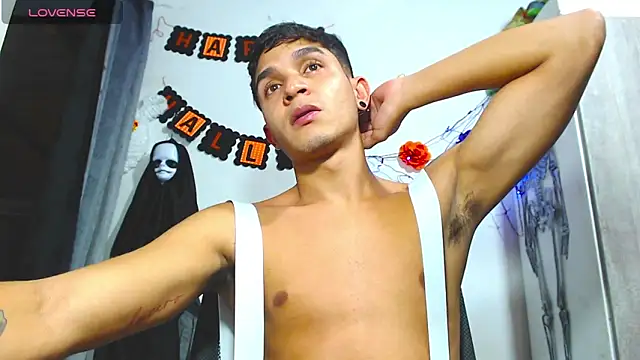 Angel latinboy online show from October 2025 07:36:02 PM