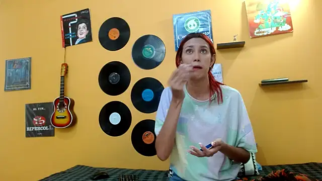 skinnyverus18 online show from October 2025 06:59:01 PM