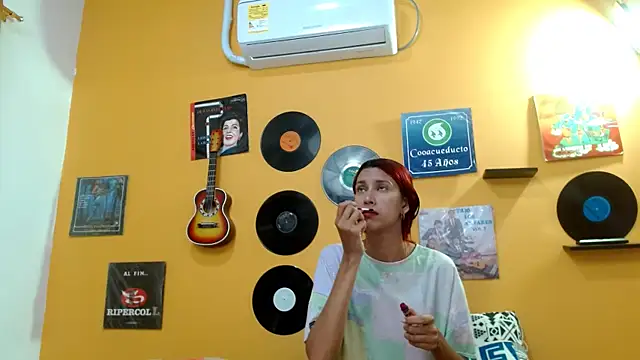 skinnyverus18 online show from November 2025 07:15:01 PM