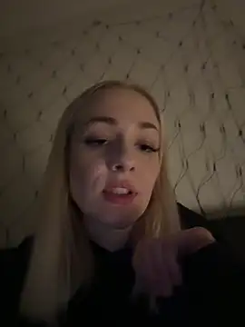 Snapshot of DaryaDoll chatting on December 2025 11:55:02 PM DaryaDoll online show from December 2025 11:55:02 PM