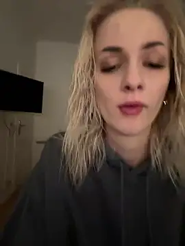 Snapshot of DaryaDoll chatting on January 2026 10:37:02 PM DaryaDoll online show from January 2026 10:37:02 PM