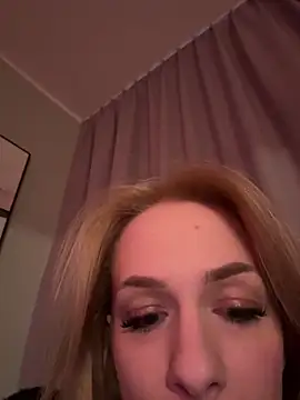 Snapshot of DaryaDoll chatting on February 2026 03:59:01 PM DaryaDoll online show from February 2026 03:59:01 PM