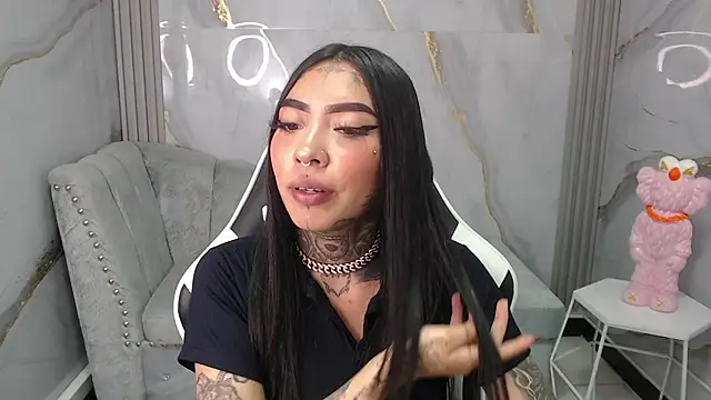 Ashley Blum v online show from October 2025 07:58:02 PM