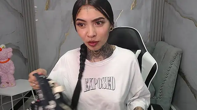 Ashley Blum v online show from November 2025 08:09:02 PM