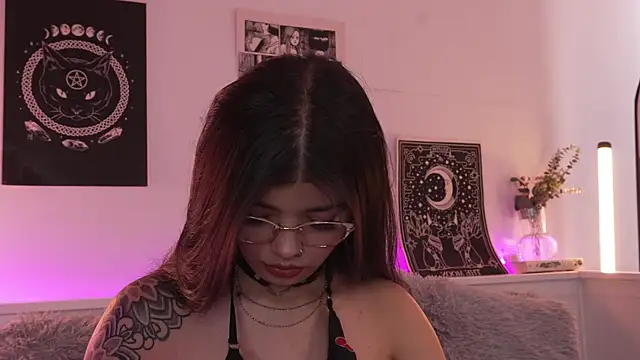 sophieee art online show from October 2025 06:50:01 PM