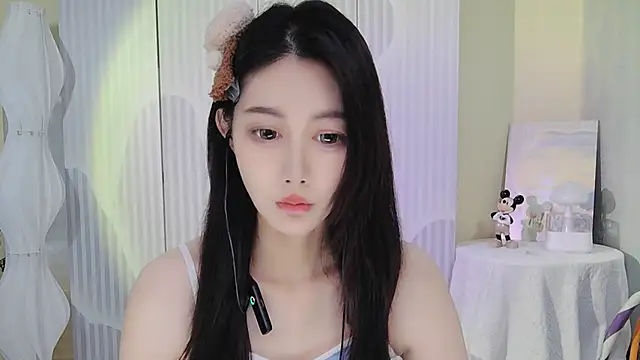 Nuan Qi online show from September 2025 12:47:01 AM