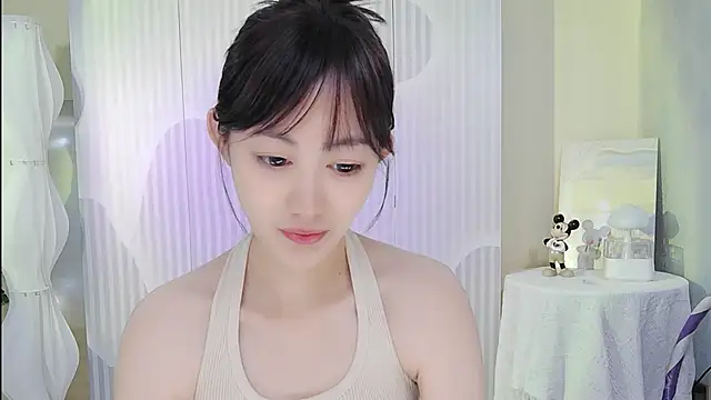 Nuan Qi online show from October 2025 01:47:01 AM
