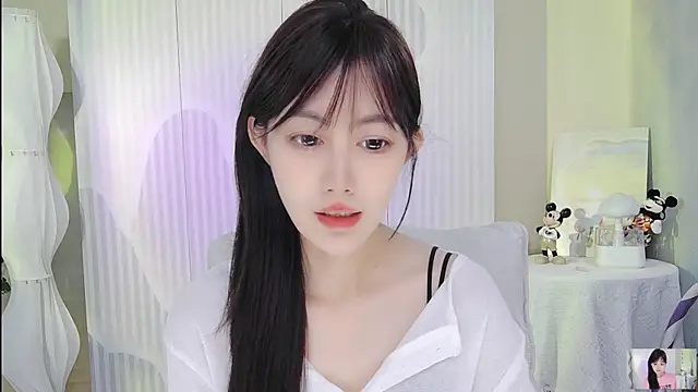 Nuan Qi online show from October 2025 01:36:02 AM