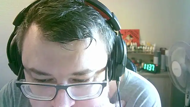 Snapshot of SirAbuser chatting on February 2026 08:37:01 AM SirAbuser online show from February 2026 08:37:01 AM