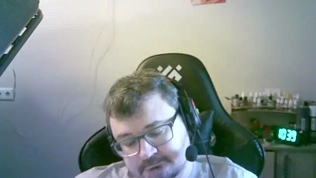 Snapshot of SirAbuser chatting on February 2026 07:40:01 AM SirAbuser online show from February 2026 07:40:01 AM