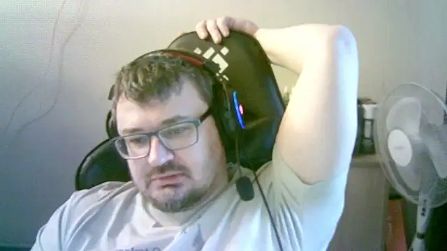 Snapshot of SirAbuser chatting on February 2026 06:35:01 AM SirAbuser online show from February 2026 06:35:01 AM