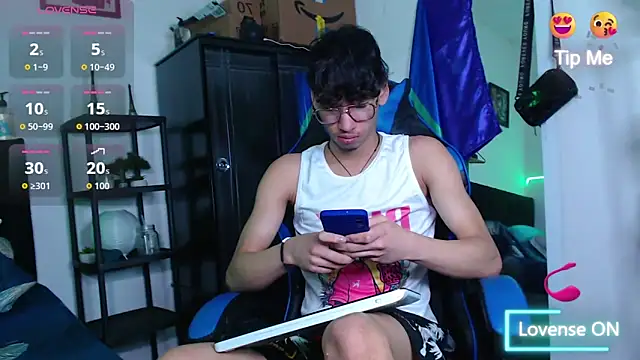 Gael Jones online show from October 2025 02:28:02 AM