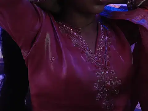 Snapshot of snow_white123 chatting on October 2025 08:42:01 PM snow white123 online show from October 2025 08:42:01 PM