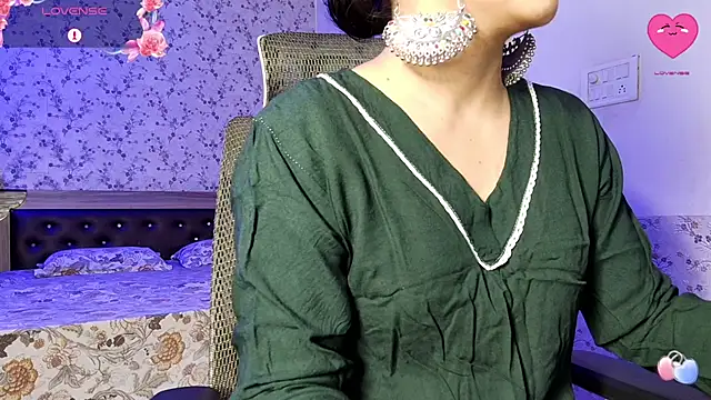 Snapshot of snow_white123 chatting on July 2026 09:39:02 PM snow white123 online show from July 2026 09:39:02 PM