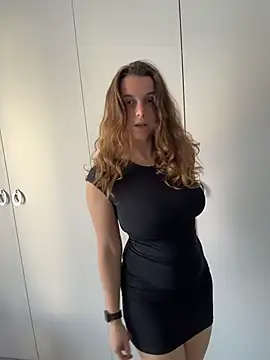 TenderLaGlamor online show from December 2025 12:10:01 PM