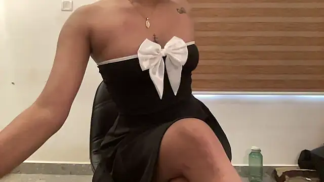 Snapshot of LucytheDevilQueen chatting on November 2025 02:59:01 AM LucytheDevilQueen online show from November 2025 02:59:01 AM