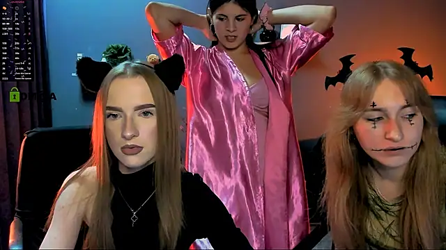 lizzie boom online show from October 2025 07:03:01 PM