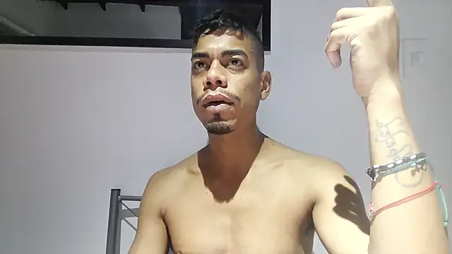 latinbigcrazy online show from June 2026 03:02:01 AM