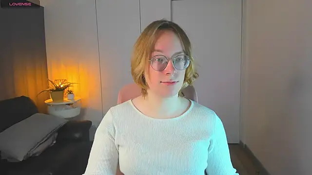 Snapshot of Amanda_Butlerr chatting on April 2026 02:15:02 PM Amanda Butlerr online show from April 2026 02:15:02 PM