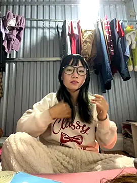 AAANINE22 online show from November 2025 02:44:01 AM