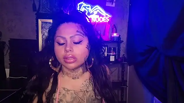 chicanachic13 online show from February 2026 08:13:01 AM