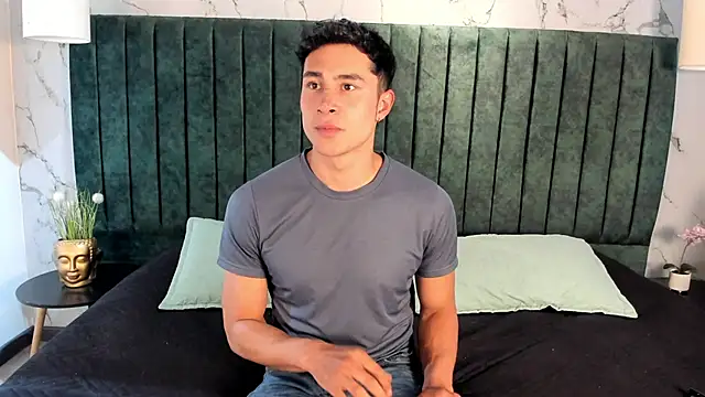 AustinJones  online show from November 2025 07:28:01 PM