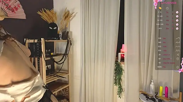 laracroftmansion online show from March 2026 04:35:01 PM