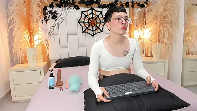 LiamHeat online show from October 2025 02:03:02 AM