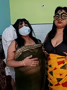 Hot modal online show from November 2025 05:22:01 PM