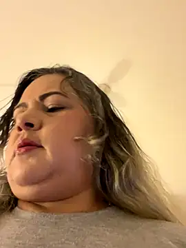 Snapshot of Lucy_Milf_474 chatting on December 2025 11:52:02 AM Lucy Milf 474 online show from December 2025 11:52:02 AM