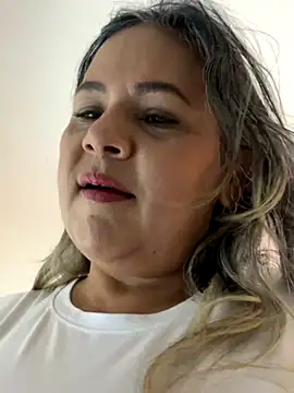 Snapshot of Lucy_Milf_474 chatting on January 2026 11:45:02 AM Lucy Milf 474 online show from January 2026 11:45:02 AM