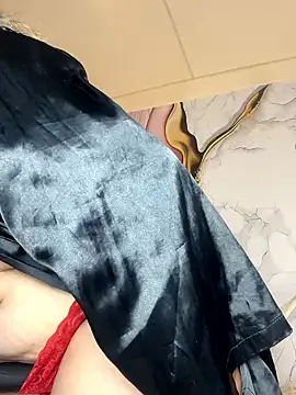 Snapshot of Lucy_Milf_474 chatting on January 2026 12:18:02 PM Lucy Milf 474 online show from January 2026 12:18:02 PM