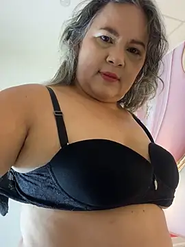 Snapshot of Lucy_Milf_474 chatting on January 2026 11:49:01 AM Lucy Milf 474 online show from January 2026 11:49:01 AM