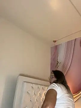 Snapshot of Lucy_Milf_474 chatting on February 2026 12:12:01 PM Lucy Milf 474 online show from February 2026 12:12:01 PM