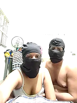 Snapshot of crazcy-couples chatting on September 2025 05:12:02 PM crazcy-couples online show from September 2025 05:12:02 PM