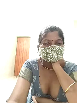 Snapshot of crazcy-couples chatting on October 2025 04:05:02 PM crazcy-couples online show from October 2025 04:05:02 PM