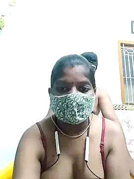 Snapshot of crazcy-couples chatting on October 2025 03:57:02 PM crazcy-couples online show from October 2025 03:57:02 PM