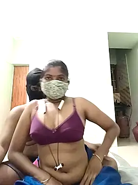 Snapshot of crazcy-couples chatting on October 2025 03:25:01 PM crazcy-couples online show from October 2025 03:25:01 PM