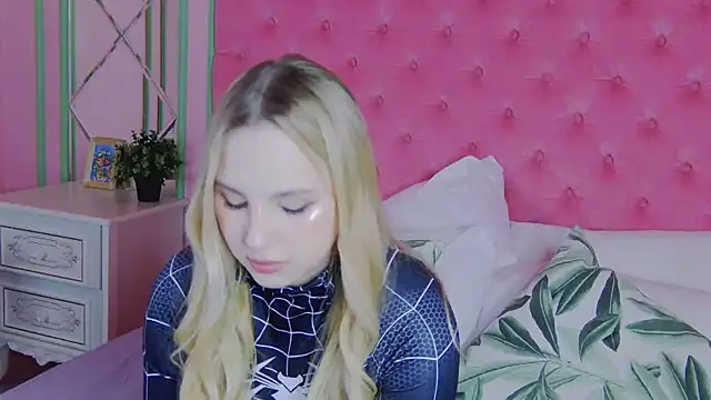 Sky Cutie online show from March 2026 05:13:02 AM