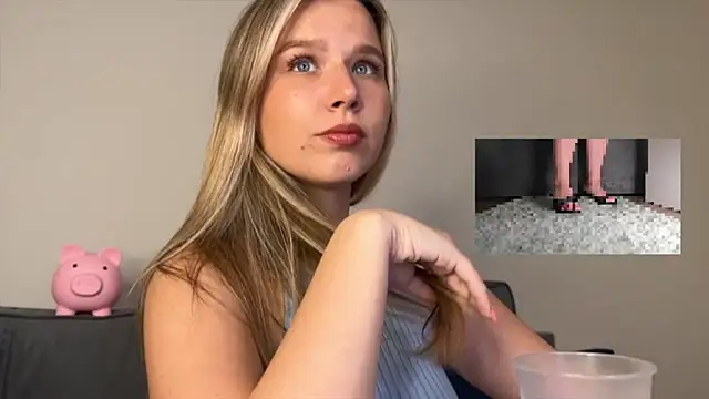 Snapshot of GoddessRoss chatting on September 2025 08:08:01 PM GoddessRoss online show from September 2025 08:08:01 PM