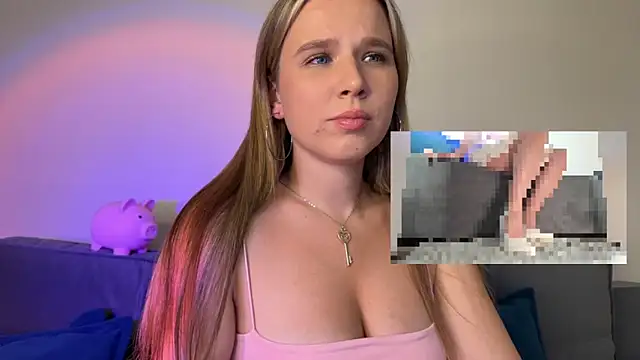 Snapshot of GoddessRoss chatting on October 2025 05:54:02 PM GoddessRoss online show from October 2025 05:54:02 PM