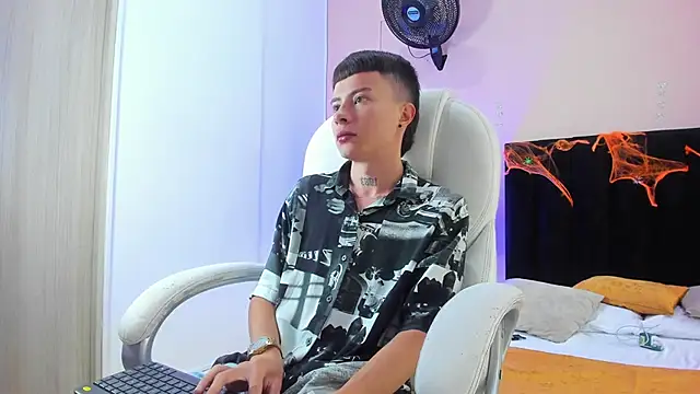 Nascary Fox online show from October 2025 01:10:01 PM