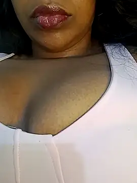 Snapshot of Kitana77 chatting on October 2025 04:42:01 AM Kitana77 online show from October 2025 04:42:01 AM