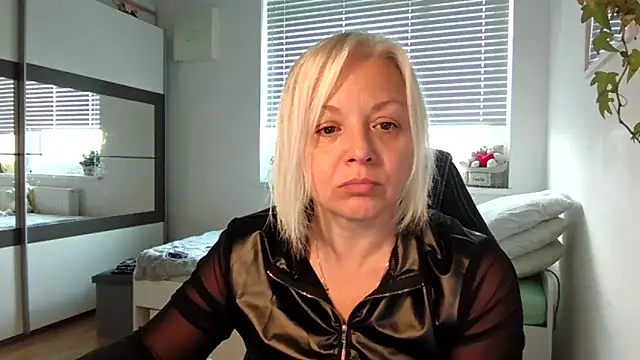 Snapshot of Linsy_Kim chatting on November 2025 06:56:02 AM Linsy Kim online show from November 2025 06:56:02 AM