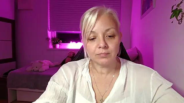 Snapshot of Linsy_Kim chatting on November 2025 06:50:01 PM Linsy Kim online show from November 2025 06:50:01 PM