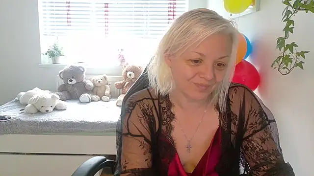 Snapshot of Linsy_Kim chatting on December 2025 09:27:01 AM Linsy Kim online show from December 2025 09:27:01 AM