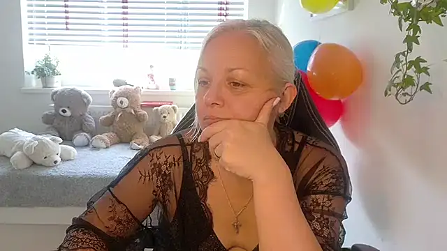 Snapshot of Linsy_Kim chatting on December 2025 09:17:01 AM Linsy Kim online show from December 2025 09:17:01 AM